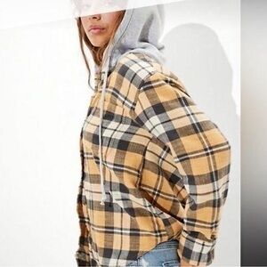 American Eagle Outfitters Hooded Plaid Button Down